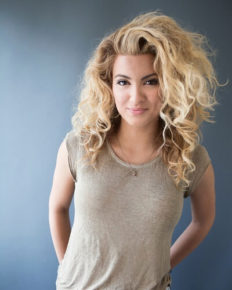 Tori Kelly, Wife of Andre Murillo, Know All About her: Age, Bio, Parents, Ethnicity, Net Worth, Husband