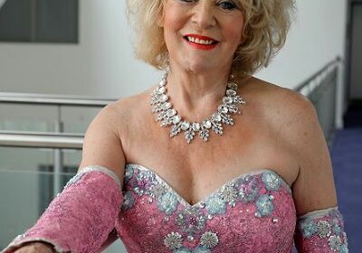 Sherrie Hewson, 71 quits dating app, Plenty of Fish after men harass her with rude pictures!