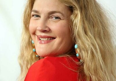Drew Barrymore gets emotional revealing her struggles of dating again with two daughters in the house!