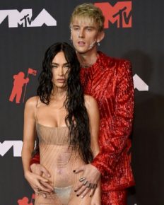 Megan Fox and Machine Gun Kelly have a bizarre engagement-drink each other’s blood!!!