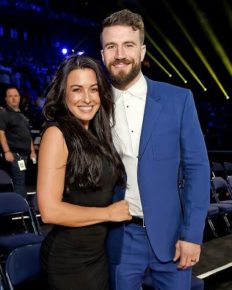 Singer Sam Hunt and his wife of five years, Hannah Lee Fowler divorce allegedly due to his adultery!